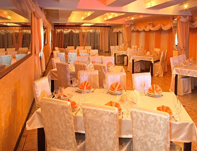 фотография помещения Рестораны Золотое время на 4 мест Краснодара