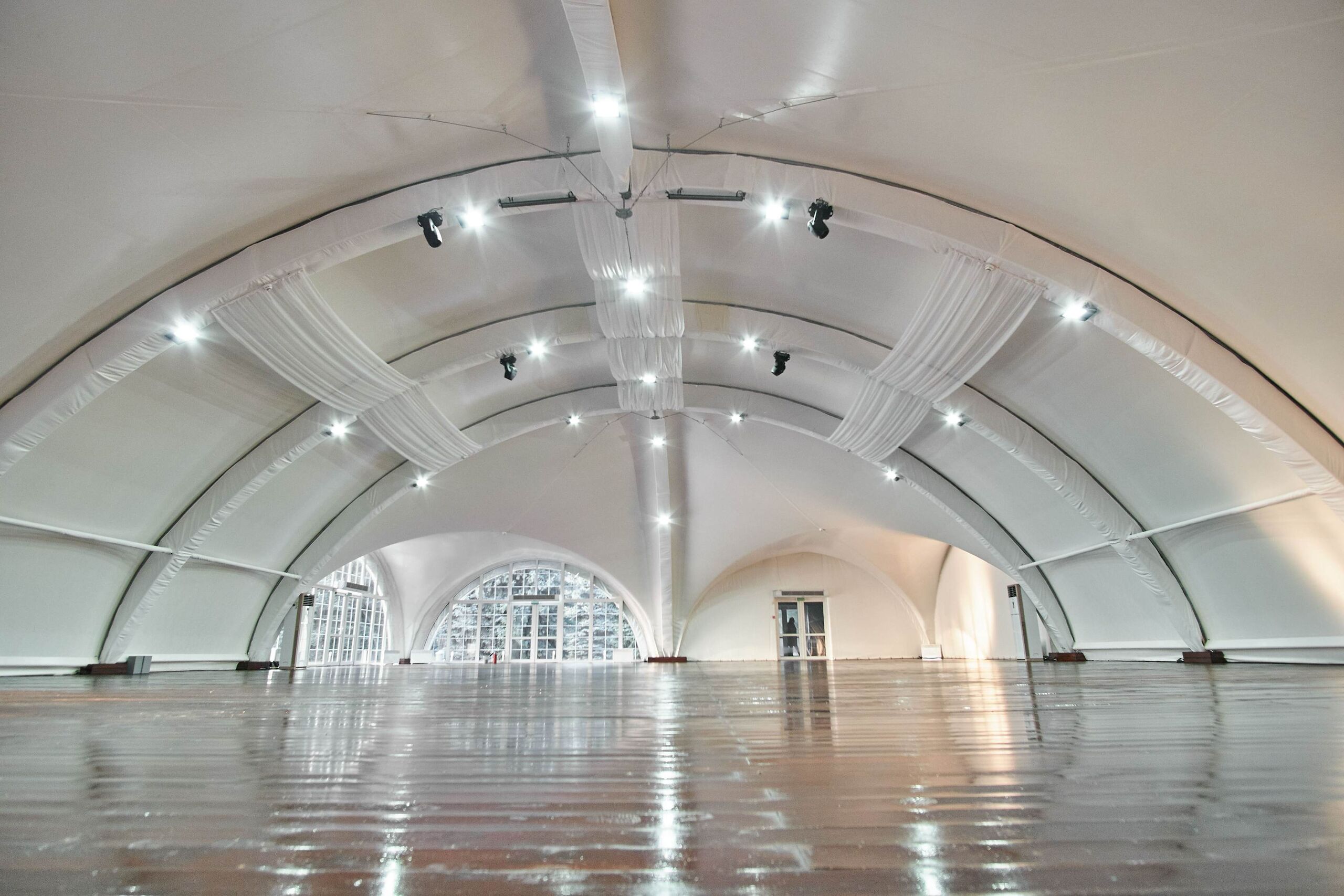 вид помещения для мероприятия Банкетные залы Шатер в Парке Победы на 1 мест Краснодара